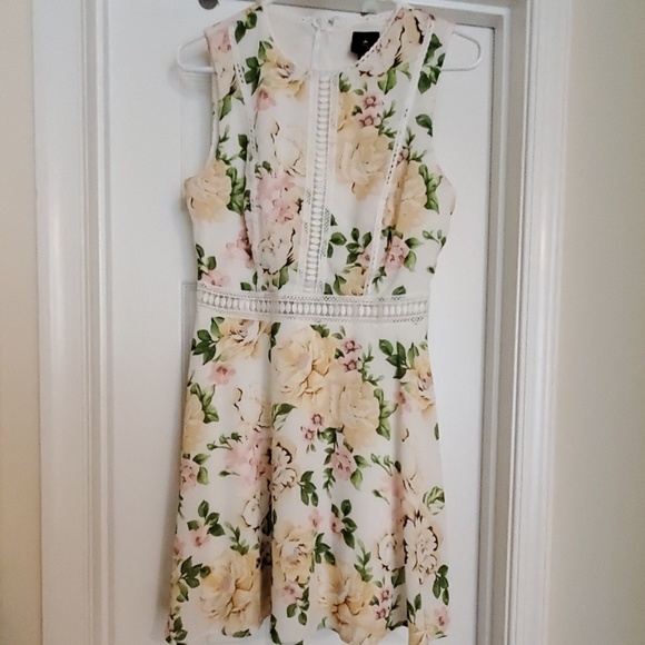 Spring dress - Picture 4 of 4